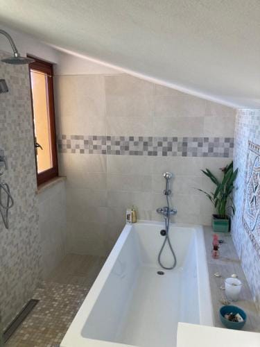 Oasi del cuore - graziose camere con vista mare a 7 min dal mare di Castiglioncello Hotel in Tuscany