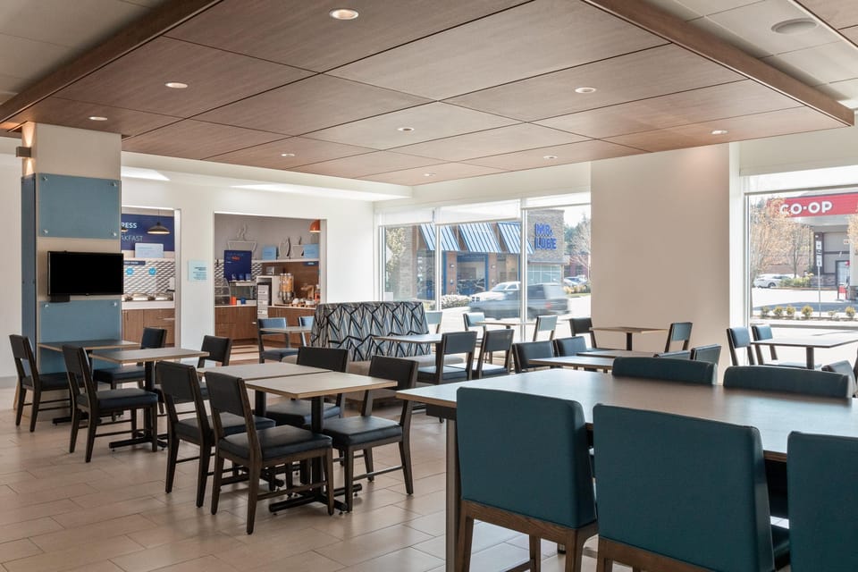 Holiday Inn Express & Suites Victoria-Colwood By IHG Hotel in Cowichan Valley