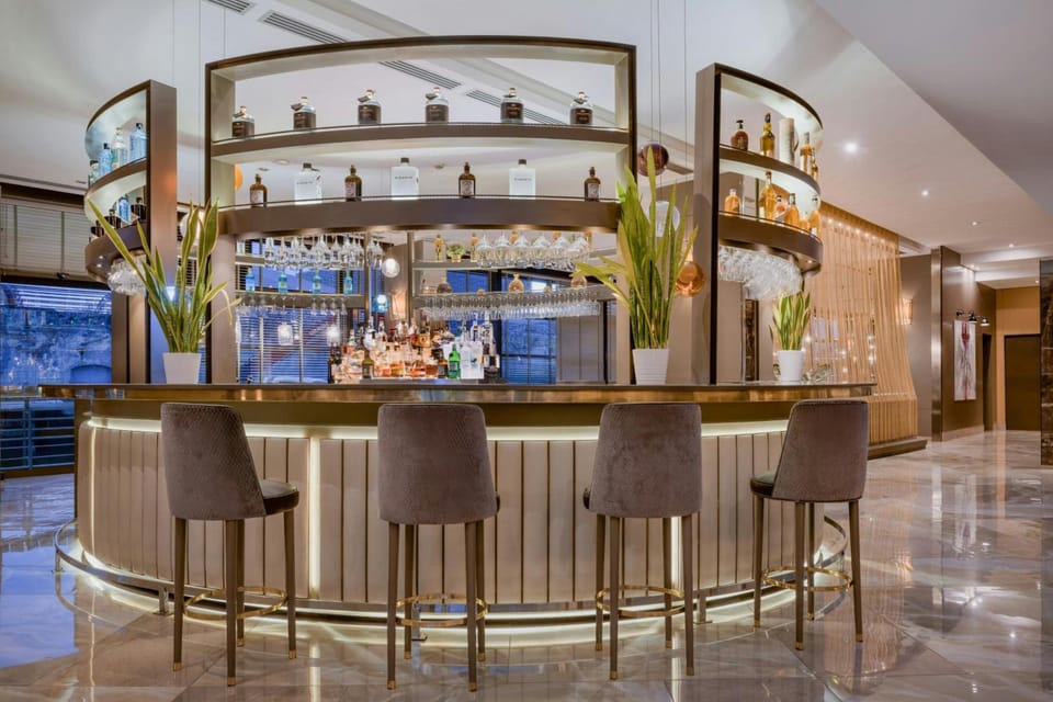 Bar/lounge
