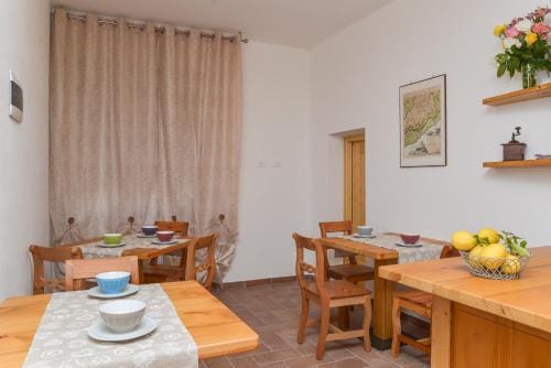 Al Riparo Affittacamere Hotel in Finale Ligure