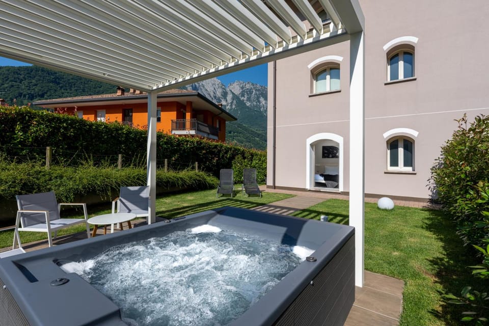 Bianco Hotel Hotel in Province of Lecco