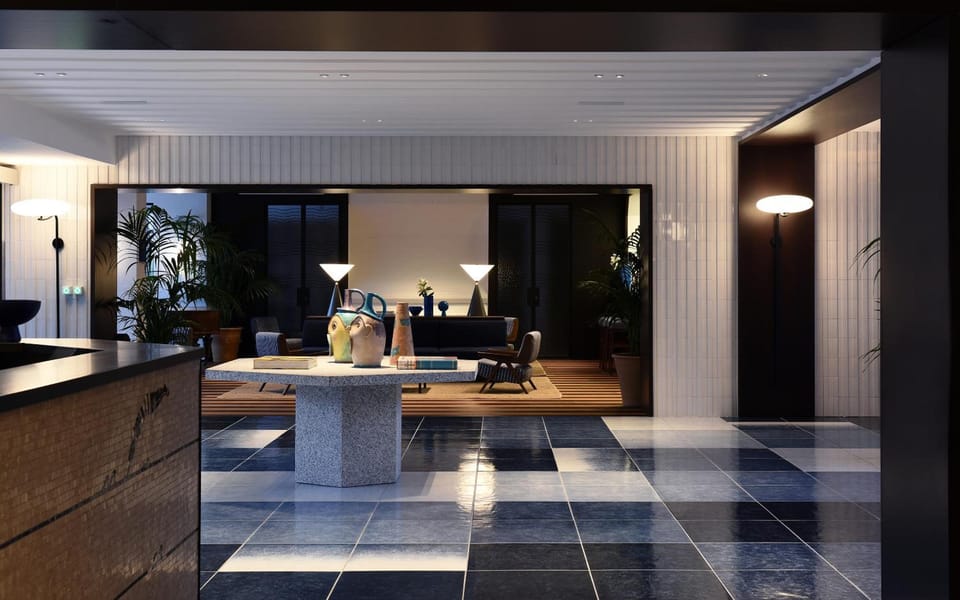 Shared lounge/TV area