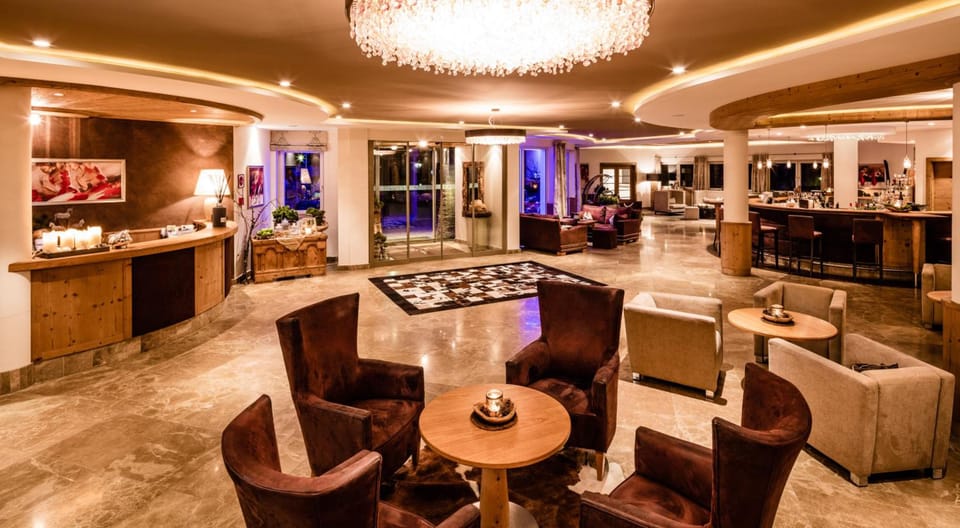 DER MESNERWIRT - 4 Superior - Meraner Land Hotel in Trentino-South Tyrol