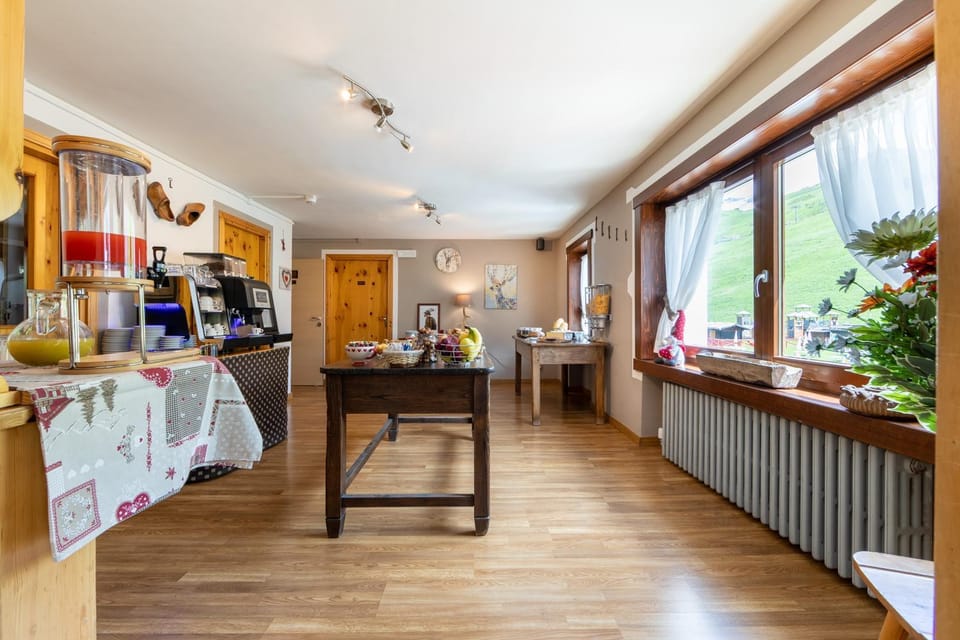 Hotel Meuble' Joli Hotel in Breuil-Cervinia