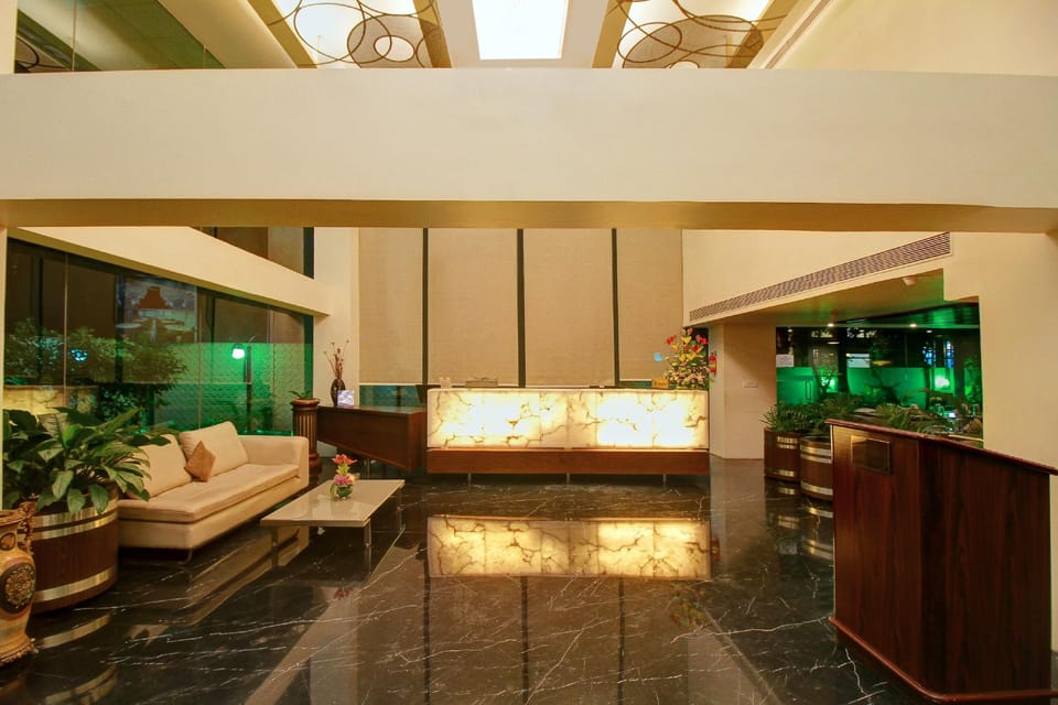 Monarch Luxur Hotel in Bengaluru