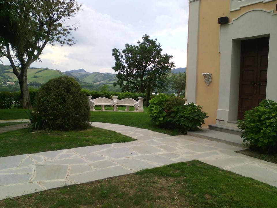 Villa Montrona RR Hotel in Emilia-Romagna