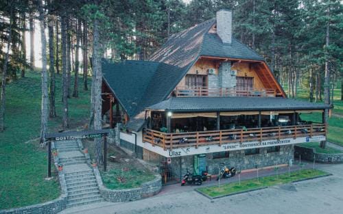 Prenociste/Restoran Lovac Inn in Lika-Senj County