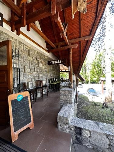 Prenociste/Restoran Lovac Inn in Lika-Senj County