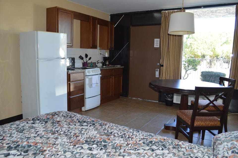 Tarpon Shores Inn Motel in Tarpon Springs