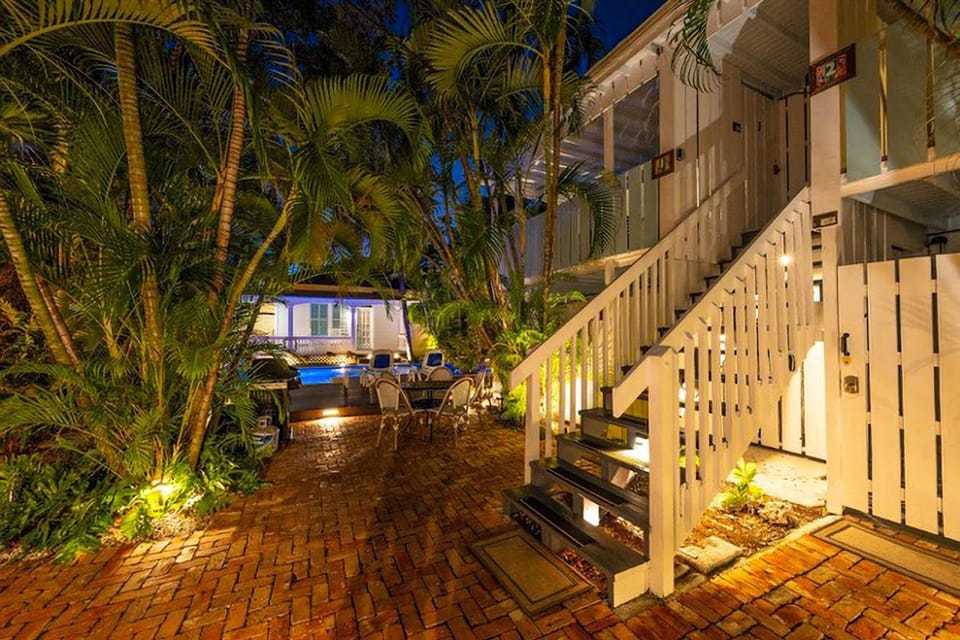 Papa's Hideaway Hotel in Key West
