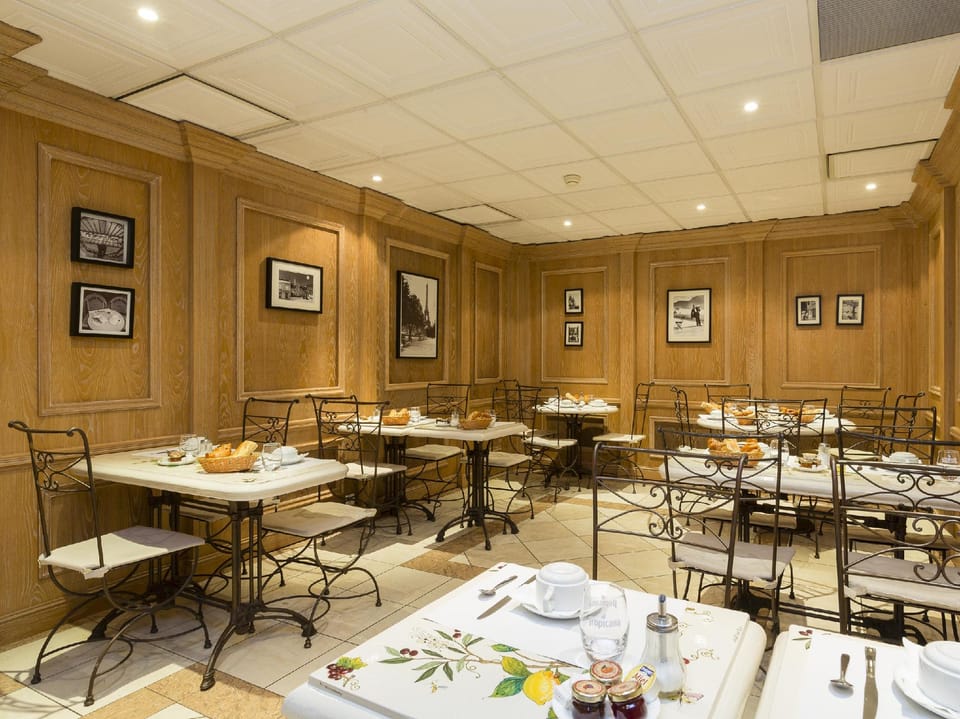 Hotel Niel Elysees Hotel in Paris