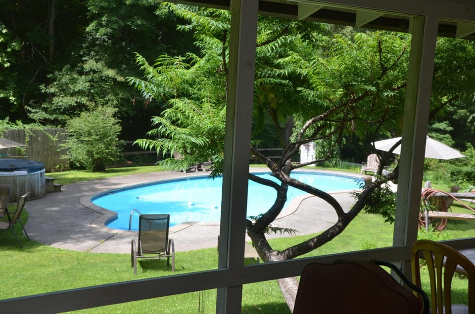 Cornwall Inn Inn in Sharon