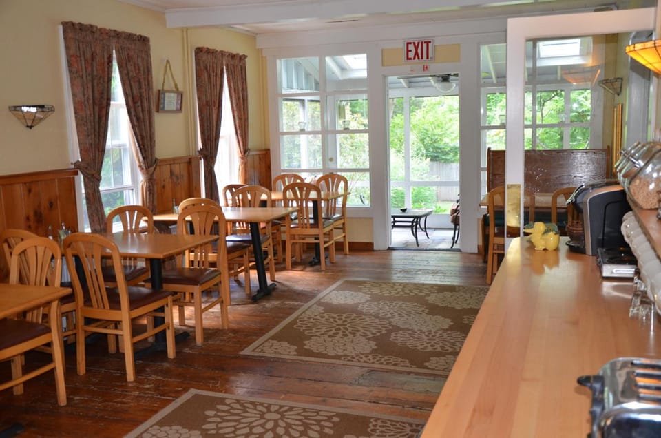 Cornwall Inn Inn in Sharon