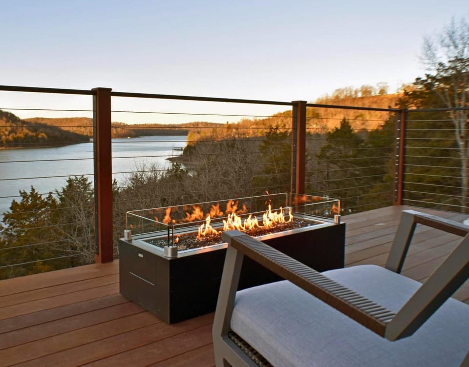 Beaver Lakefront Cabins - Couples Only Getaways Resort in Beaver Lake