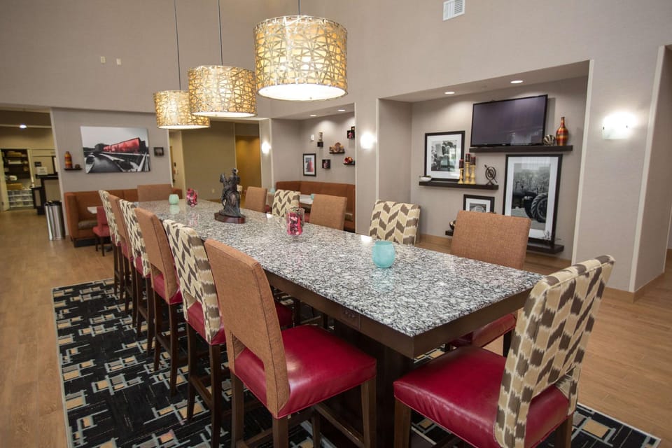 Hampton Inn & Suites Oklahoma City Airport Hotel in Oklahoma City
