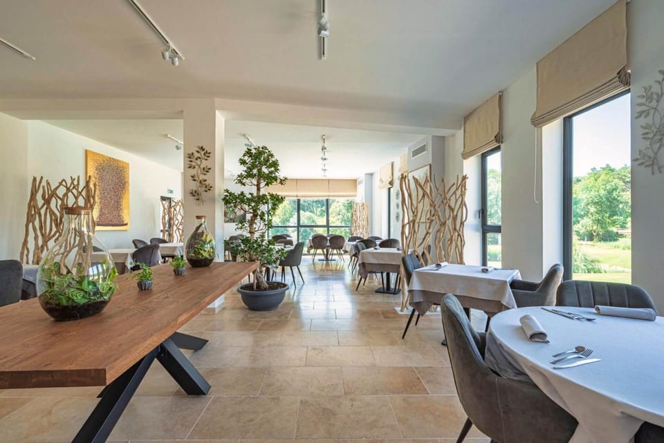 Domaine Ribiera, Hotel 5 Etoiles, SPA & Golf - Forcalquier Hotel in Provence-Alpes-Côte d'Azur