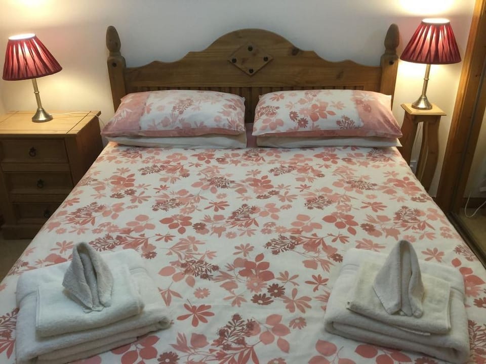 Inverness Apartments - Glen View Hotel in Inverness