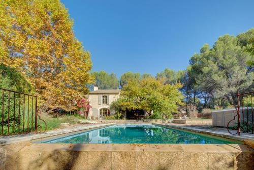 MAS DES CIGALES Lambesc Hotel in Lambesc