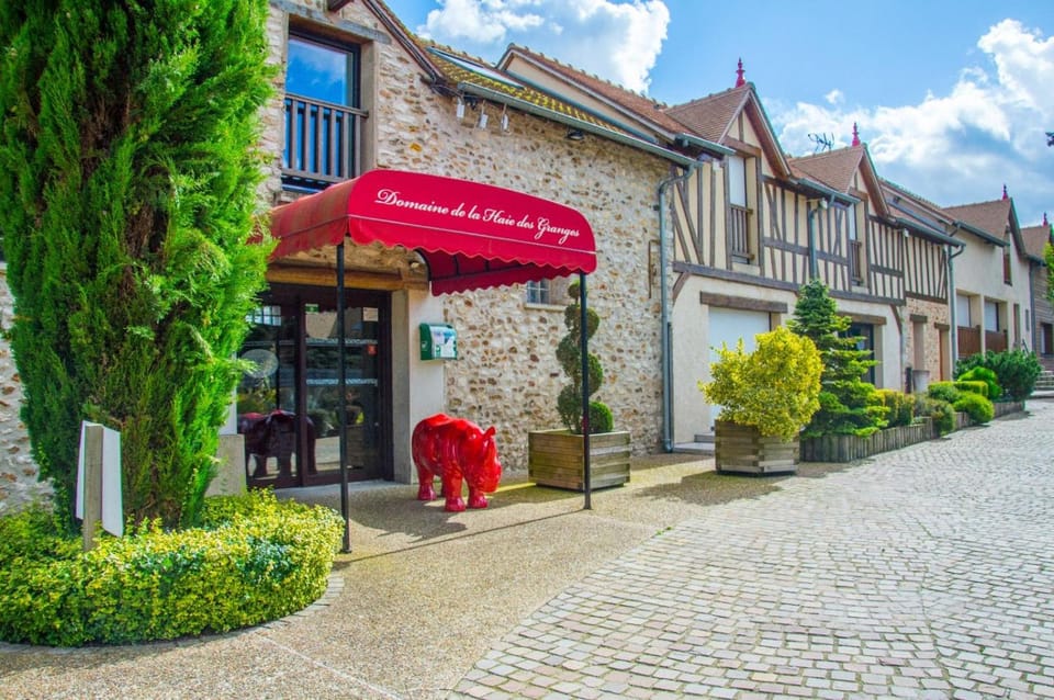 Domaine de la Haie des Granges Hotel in Normandy