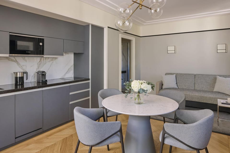 Fraser Suites le Claridge Champs-Elysees Apartment hotel in Paris