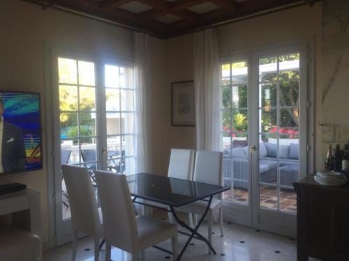 Villa Manu B&B Chambre D'hote Hotel in Roquebrune-sur-Argens
