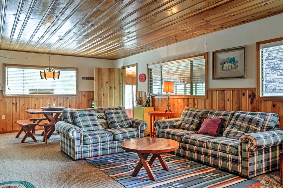 Ruidoso Log Cabin Near Skiing & Wildlife! House in Ruidoso