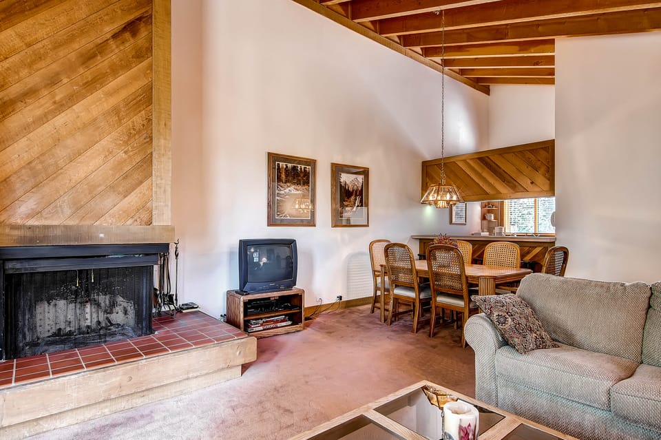 < 1 Mile to Northstar Resort: Getaway w/ Balconies Apartment in Northstar Drive