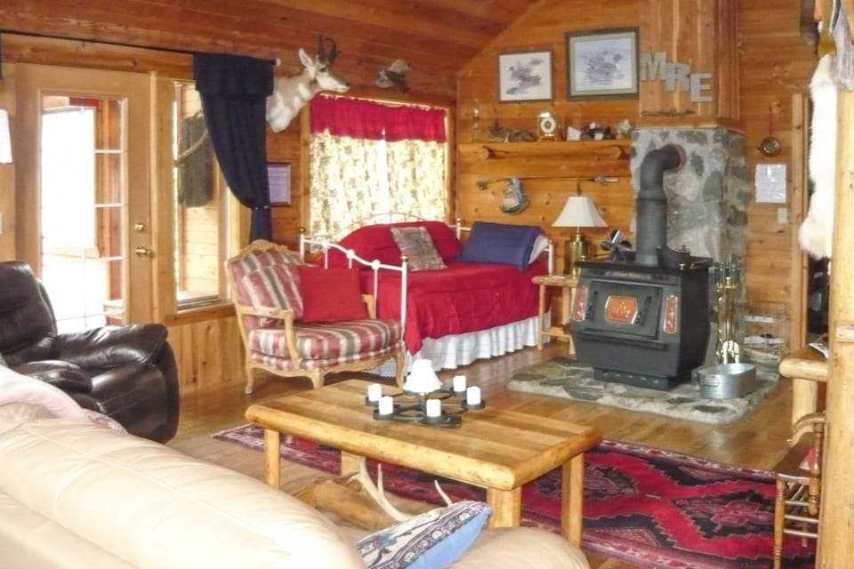 Log Cabin Cameron, South Madison River Area House in Idaho