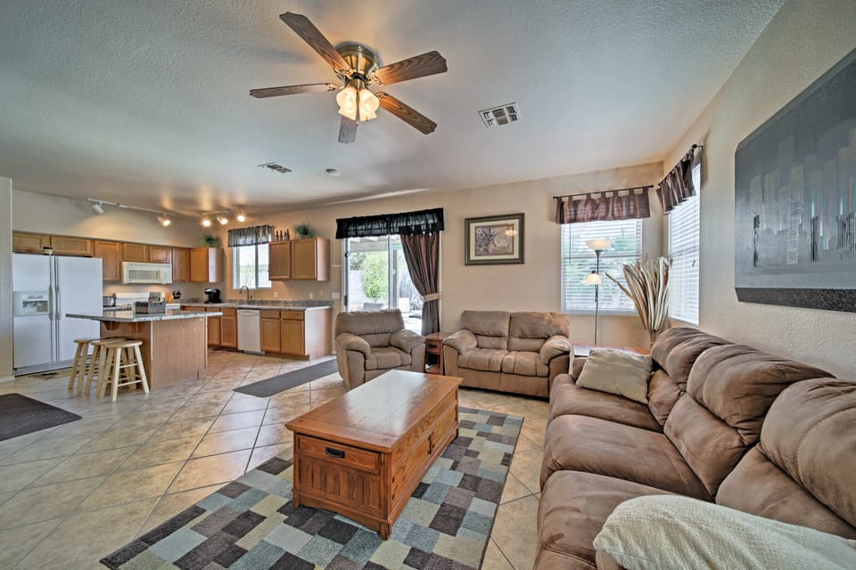 2 Mi to Goodyear Ballpark! Home w/ Poolside Oasis House in Goodyear