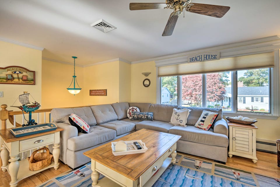 East Falmouth Family Gem w/ Private Beach Access House in East Falmouth