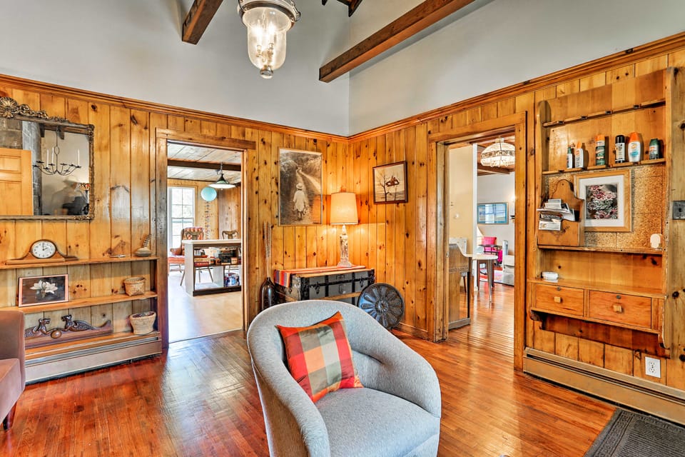 Wawayanda House on 62 Acres - Multiple Fireplaces! House in Hudson Valley
