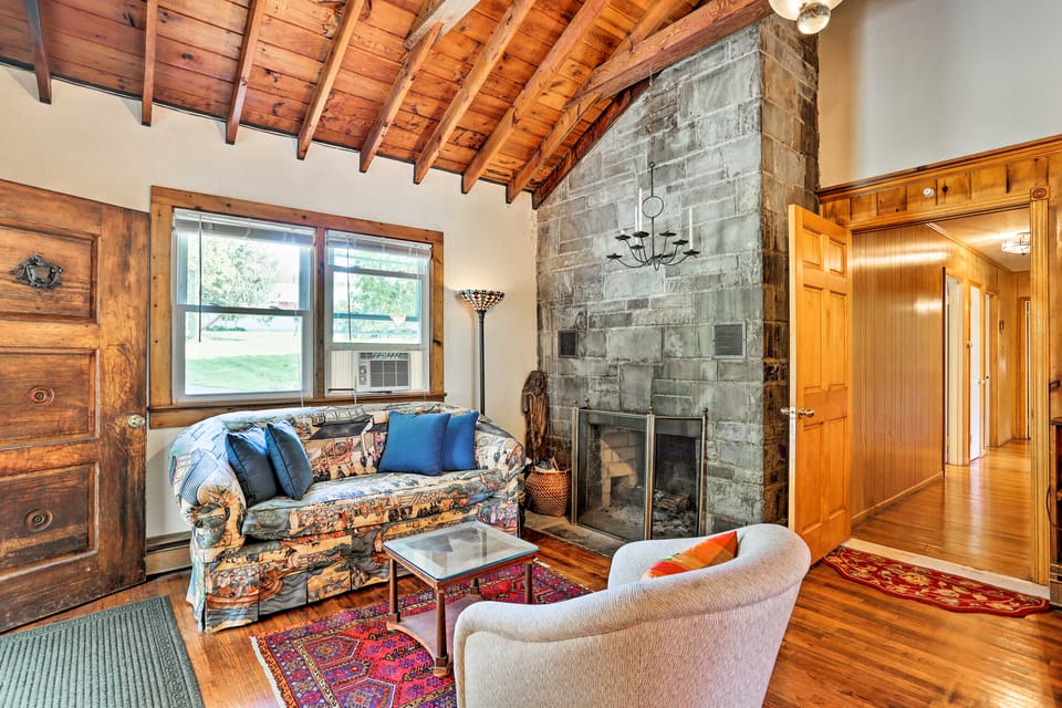 Wawayanda House on 62 Acres - Multiple Fireplaces! House in Hudson Valley