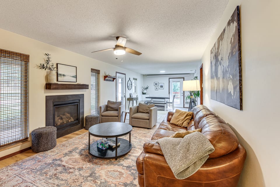 Private Black Hills Home w/ Corral: Horses Welcome House in West Custer Township