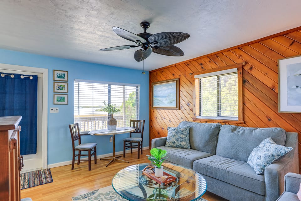 Waterfront Cedar Key Duplex Home: Grill & Dock! Apartment in Cedar Key