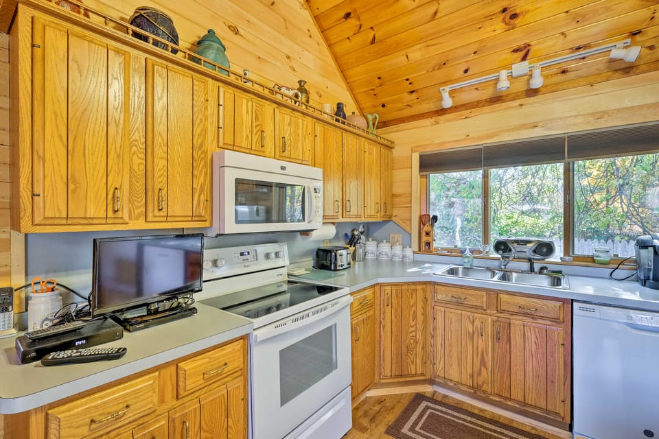 Walk to Beach! Bolton Landing Cottage w/ Deck Cottage in Bolton Landing