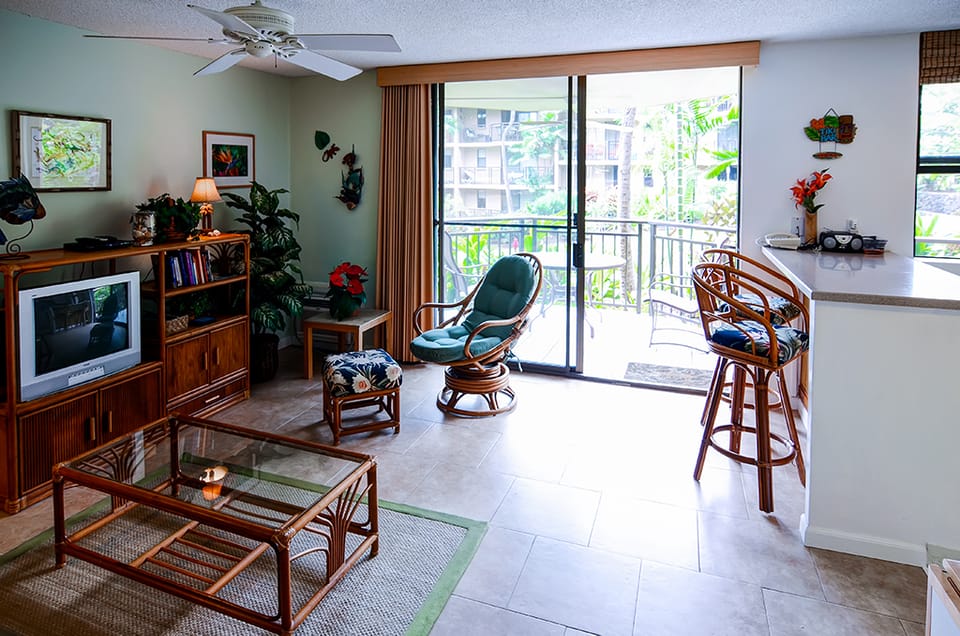 Oceanview Kailua-Kona Condo with Private Balcony! Apartment in Holualoa