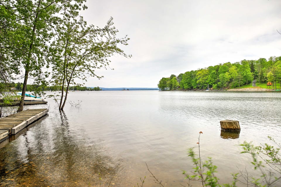 Mayfield Home w/ Private Dock on Lake Sacandaga! House in Great Sacandaga Lake