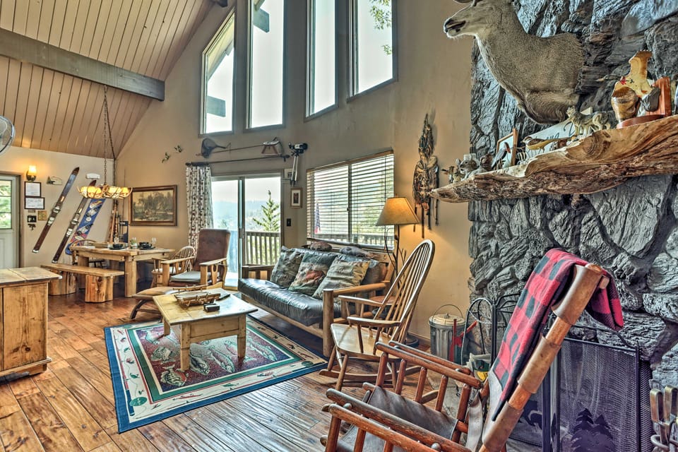 Family Cabin w/ Game Room Near Hiking + Skiing! House in Lake Arrowhead