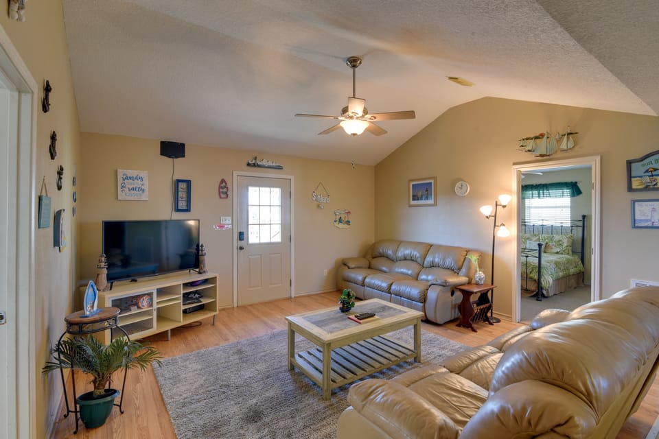 Walk to Shore & Restaurants: Surfside Beach Home! House in Surfside Beach