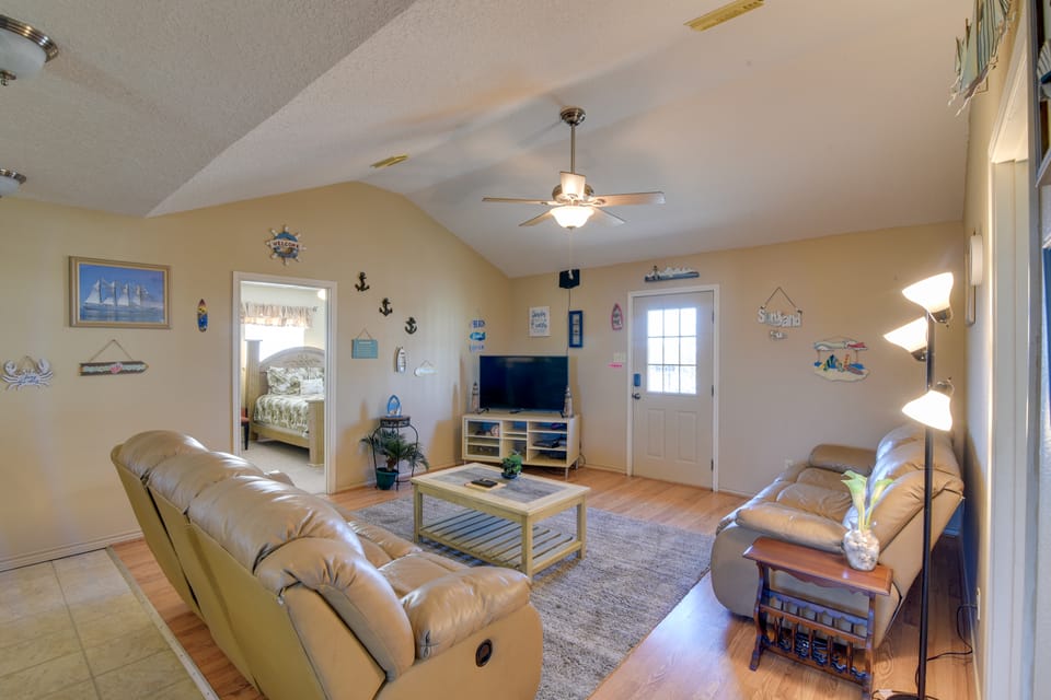 Walk to Shore & Restaurants: Surfside Beach Home! House in Surfside Beach