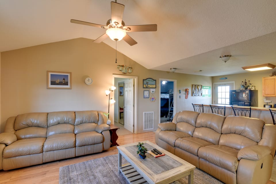 Walk to Shore & Restaurants: Surfside Beach Home! House in Surfside Beach