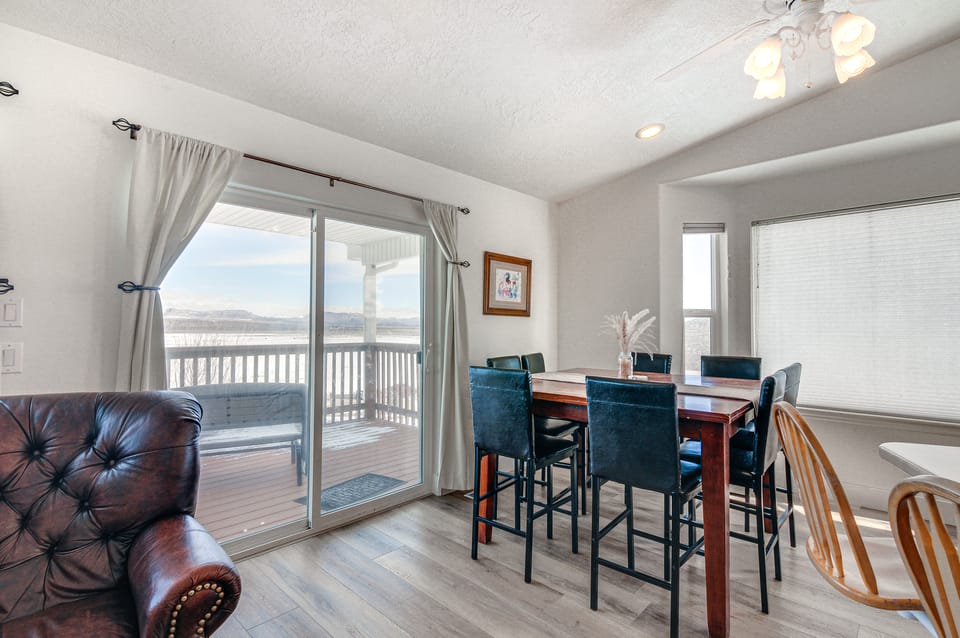 Scenic Large-Group Retreat, 1 Mi to Bryce Canyon! House in Utah
