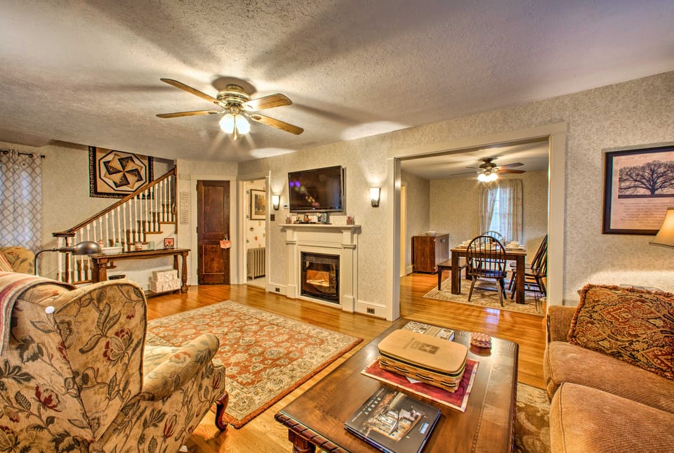 Whimsical Lancaster Home - 4 Mi to Sight & Sound House in Pennsylvania