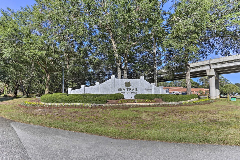 Sunset Beach Retreat - Monthly Rentals Welcome! Apartment in Sunset Beach