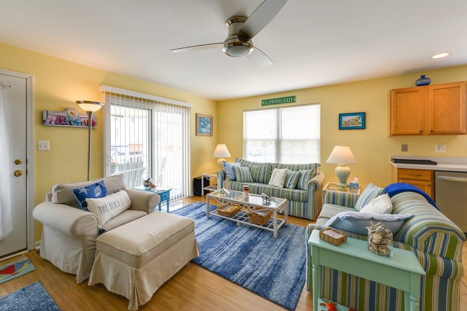 Condo w/ Deck: Walk to Beach & Convention Center! Apartment in Wildwood