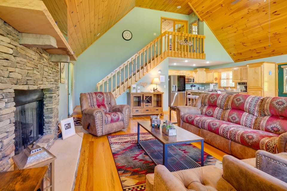 Beautiful Smoky Mountain Chalet with Game Room! House in Tennessee