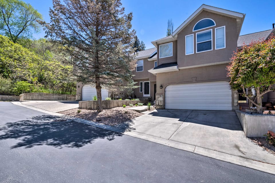 'Wasatch Basecamp' w/ Hot Tub: Hike & Explore! Apartment in Cottonwood Heights