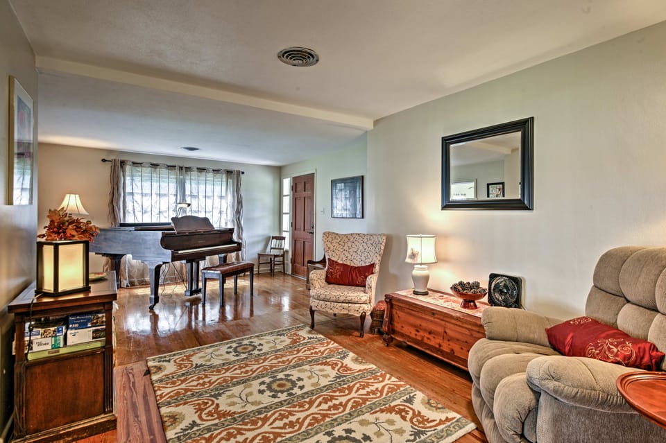 Historic Lakefront Gem ~ 6 Mi to Bok Tower Gardens House in Lake Wales
