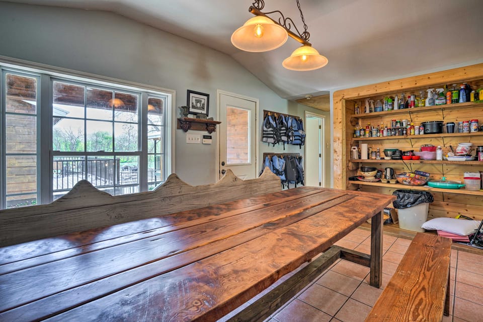 Families Welcome! 'Guadalupe River Lodge' w/ Dock House in Seguin