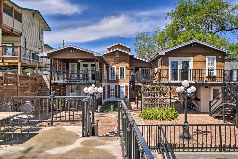 Families Welcome! 'Guadalupe River Lodge' w/ Dock House in Seguin